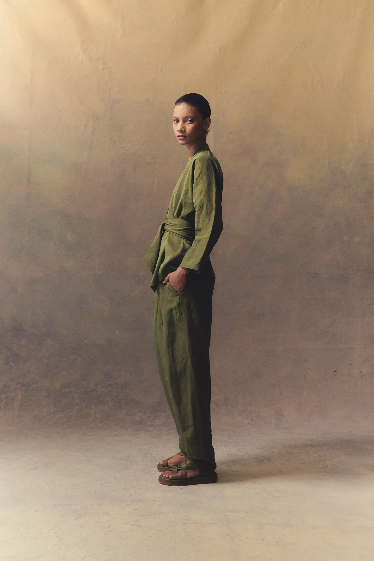 Ama, green linen and silk pants