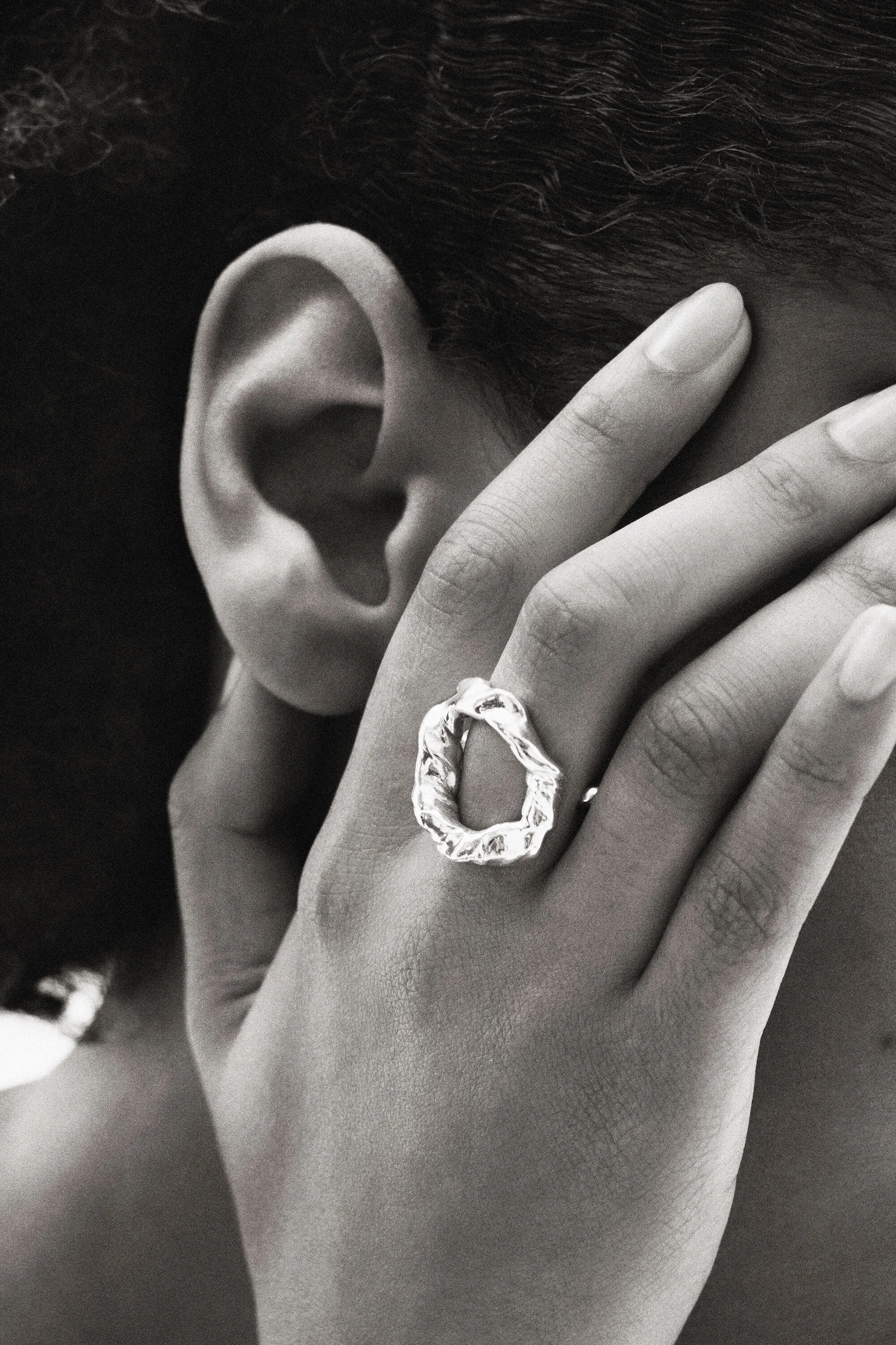 Anillo letra O baño oro Zalio