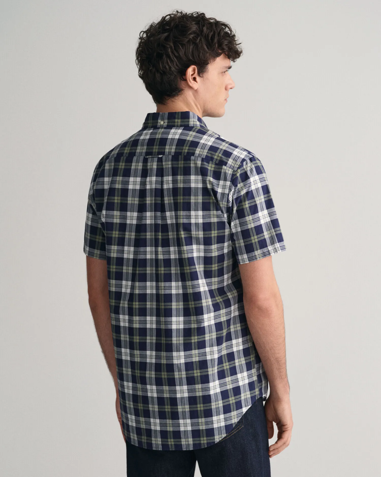 Camisa Regular Fit de manga corta en popelina a cuadros
