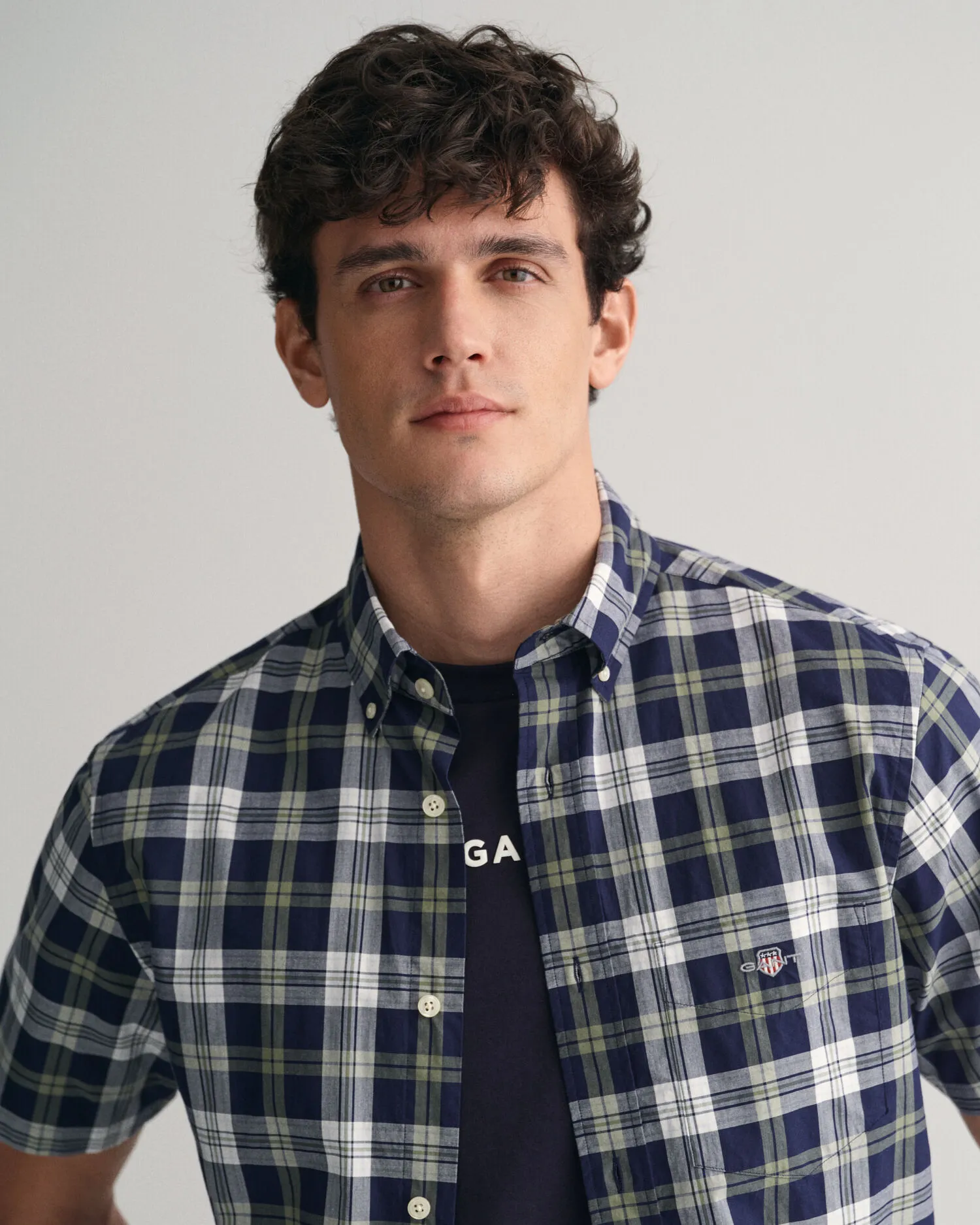 Camisa Regular Fit de manga corta en popelina a cuadros
