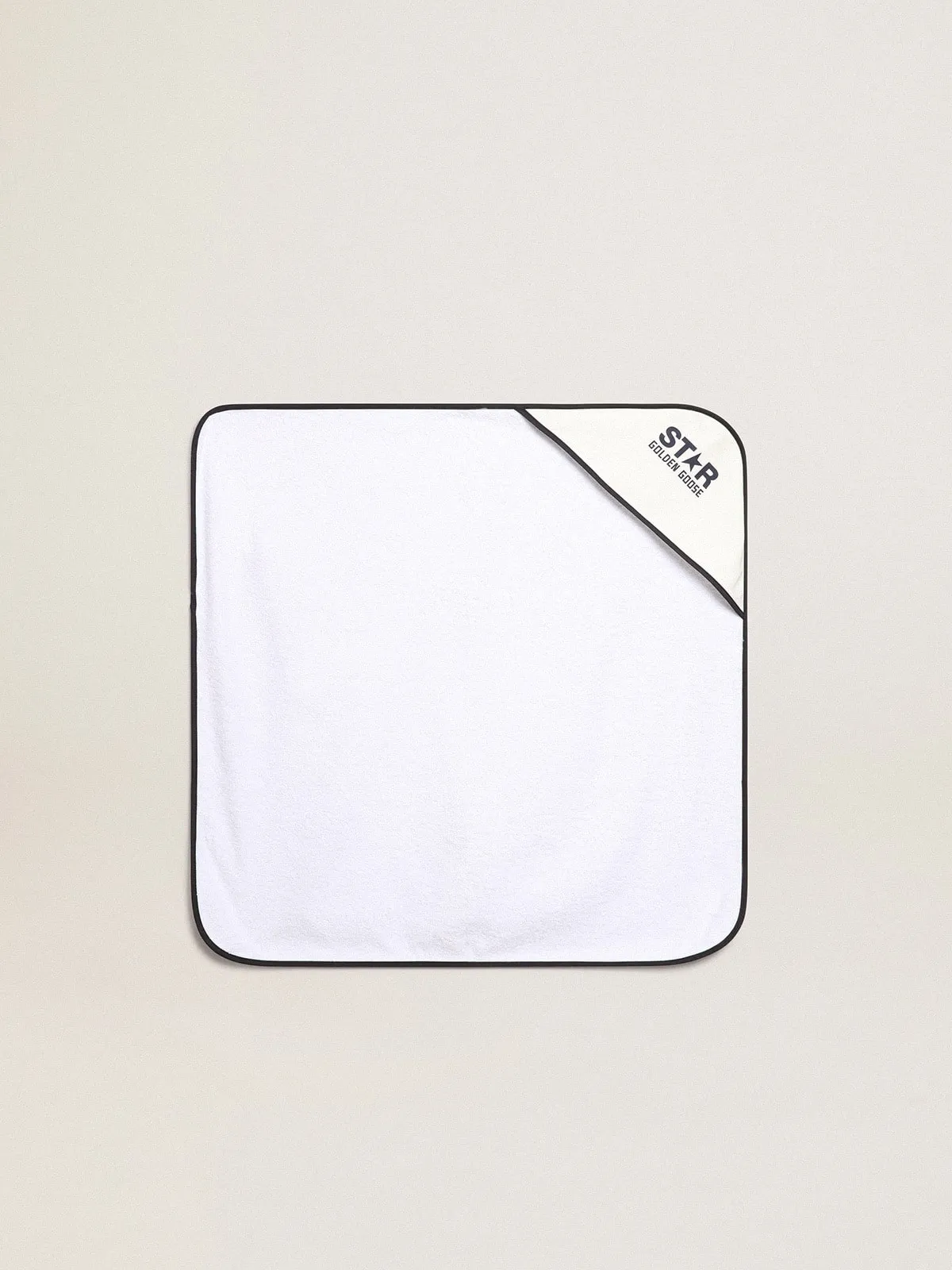 Conjunto regalo de baño color blanco con logo azul