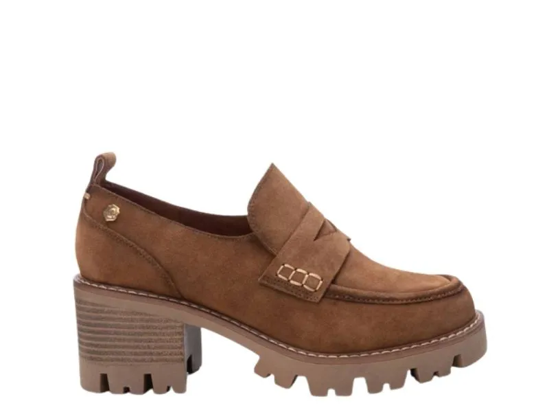 MOCASÍN CON TACÓN EN PIEL SERRAJE CARMELA COLOR CAMEL 161109