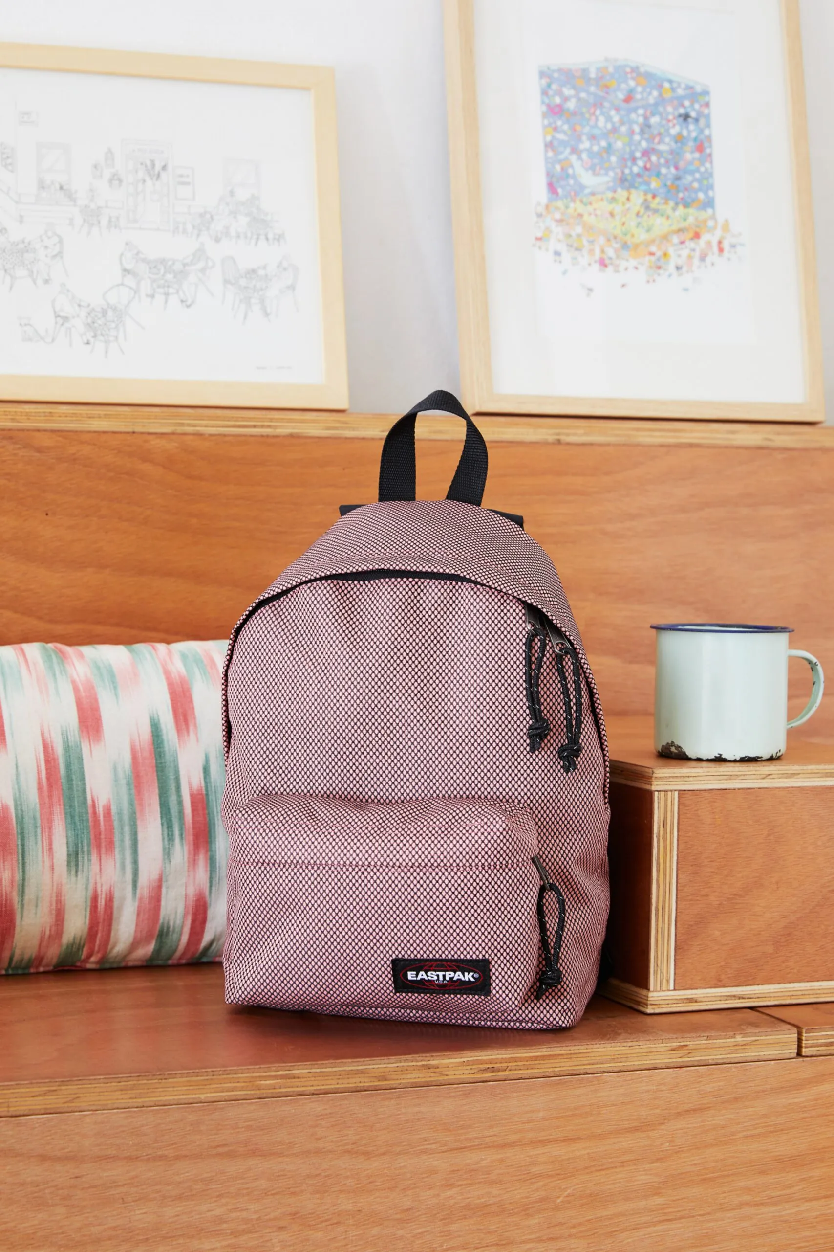 MOCHILA EASTPAK Orbit XS Mod. pequeño EK043A27 Meshknit Pink malla rosa