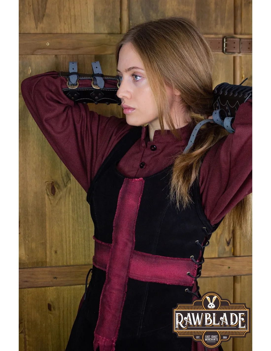 TABARDO MEDIEVAL DE LOS CRUZADOS PARA MUJER  NEGRO Y ROJO