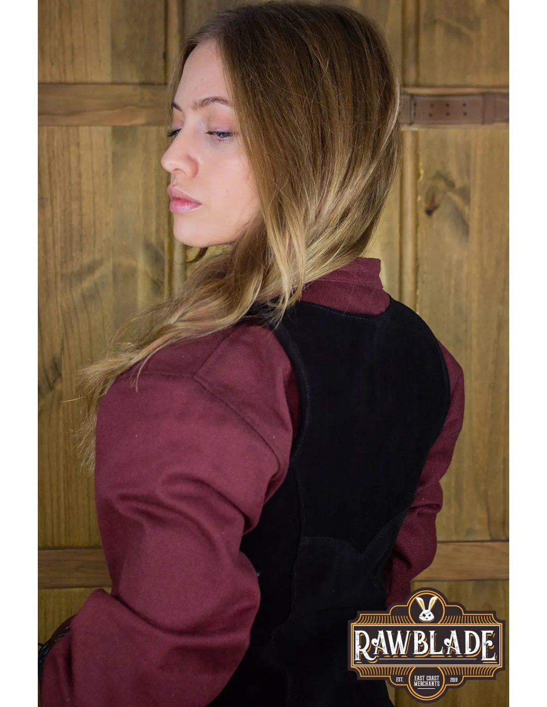 TABARDO MEDIEVAL DE LOS CRUZADOS PARA MUJER  NEGRO Y ROJO