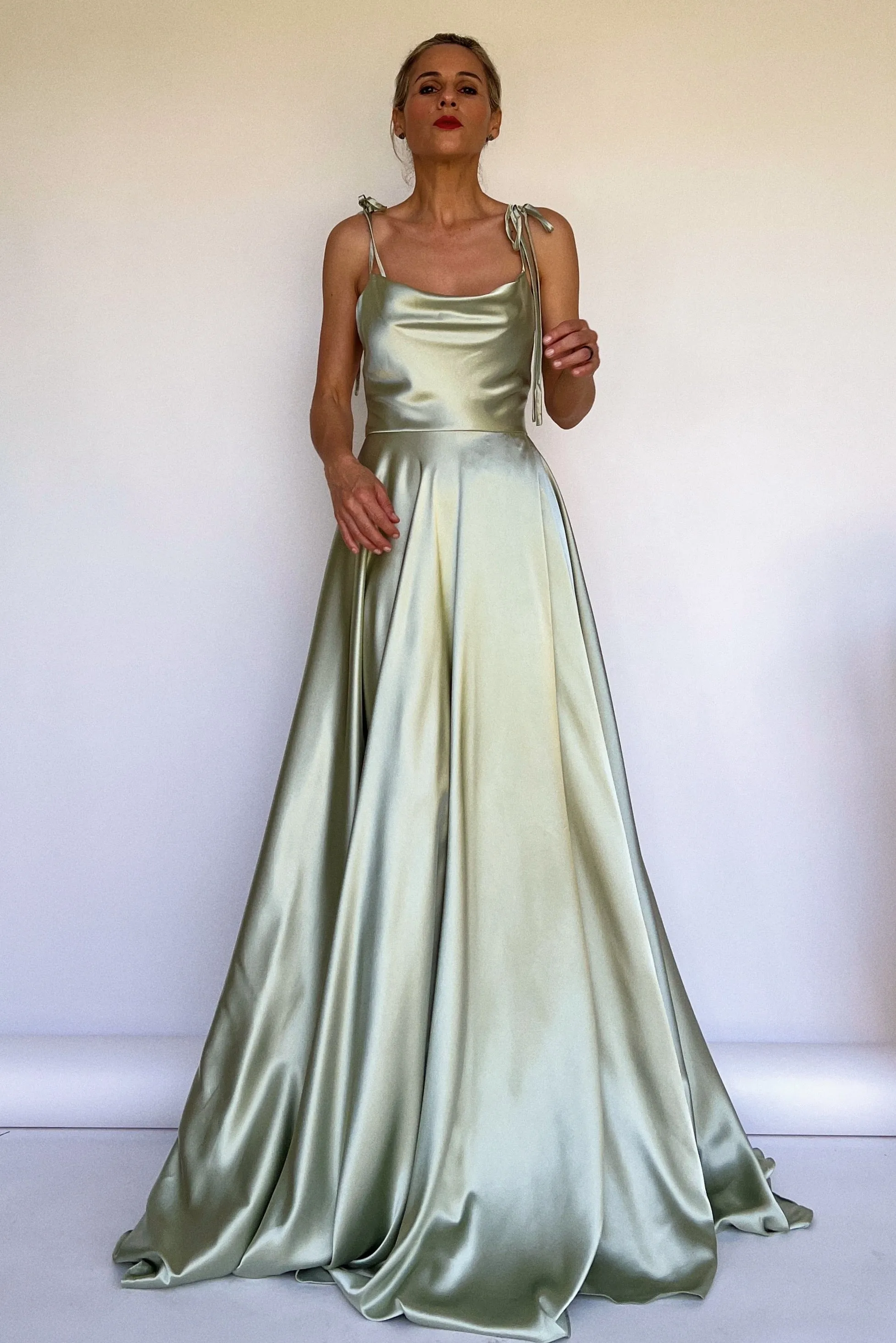 VESTIDO SLIDO SATIN